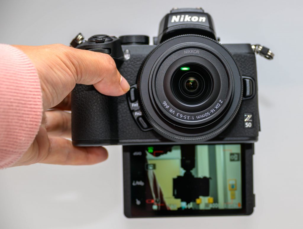 Nikon APS-Cミラーレス一眼 Z50 開封&ちょい触り レビュー | カメラと 